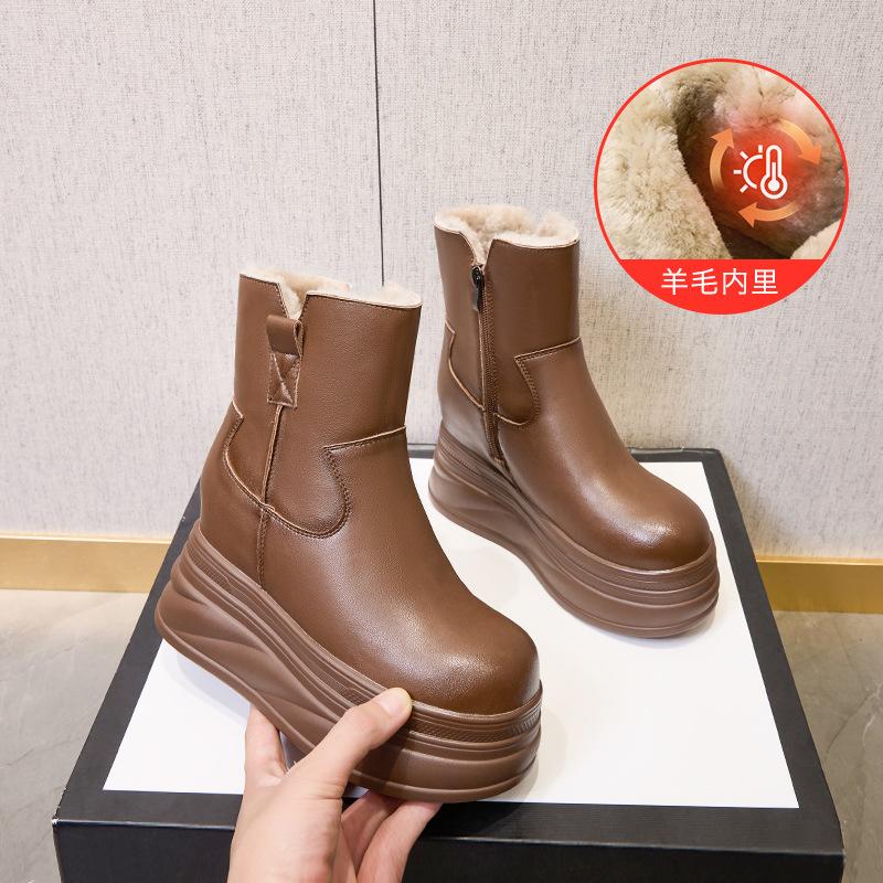 Real wool inner height increase snow boots women s 10CM thick-soled small man velvet warm and non-slip medium tube short cotton shoes winter 40 коричневый
Real wool inner height increase snow boots women s 10CM thick-soled small man velvet warm and non-slip medium tube short cotton shoes winter 40 коричневый