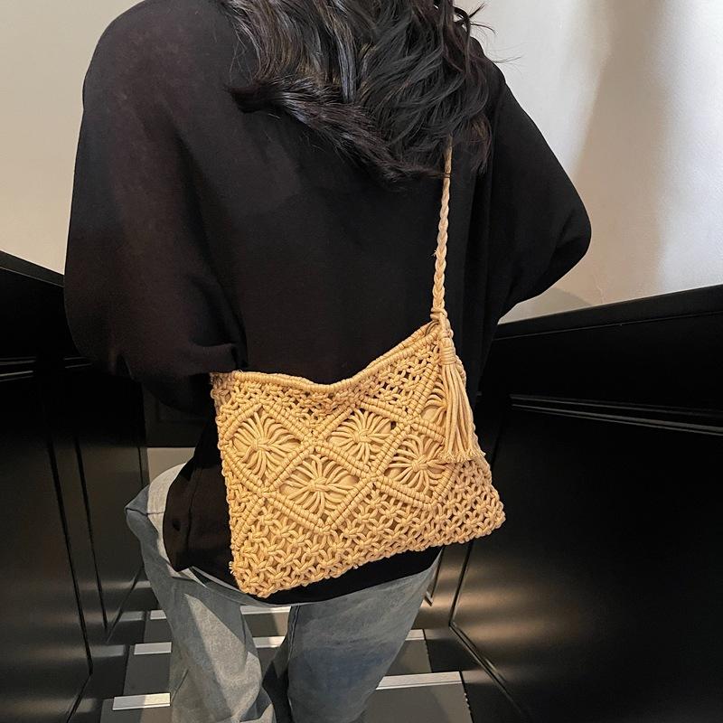 Handmade cotton rope fringed woven bag 2025 summer new single shoulder oblique span straw woven bag casual women s bag
Handmade cotton rope fringed woven bag 2025 summer new single shoulder oblique span straw woven bag casual women s bag