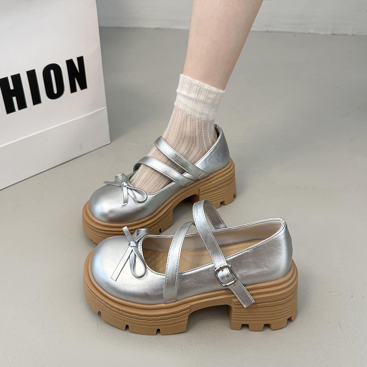 Retro British style small leather shoes women s 2025 summer new small high heels platform thick heel Mary Jane single shoes 39
Retro British style small leather shoes women s 2025 summer new small high heels platform thick heel Mary Jane single shoes 39