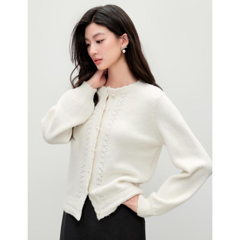 Qiushui Yiren Elegant Hollow Knit Cardigan M
Qiushui Yiren Elegant Hollow Knit Cardigan M