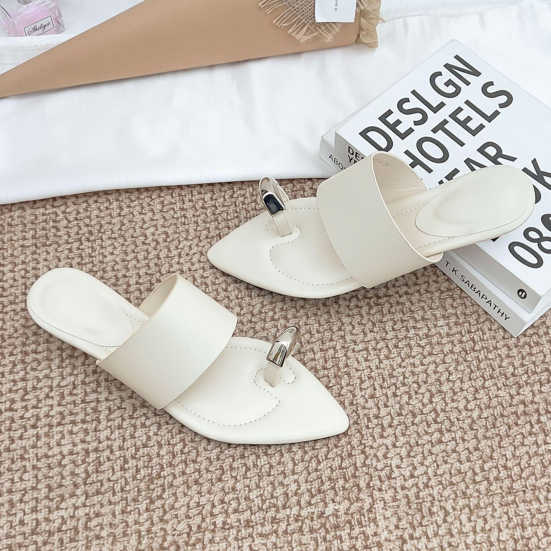 Summer new slippers women s fashion wedge heel toe sandals women s fashion outer wear fashion soft-soled flats 2025 35
Summer new slippers women s fashion wedge heel toe sandals women s fashion outer wear fashion soft-soled flats 2025 35
