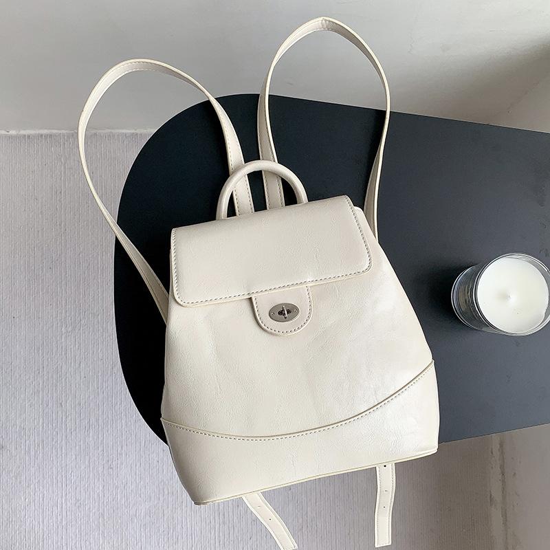 Autumn and Winter Oil Wax Leather Flip Lock Backpack for Girls, Versatile, Retro Fashion, and High End білий
Autumn and Winter Oil Wax Leather Flip Lock Backpack for Girls, Versatile, Retro Fashion, and High End білий