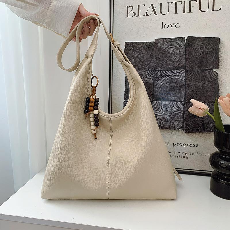 Commuter large-capacity bag women s new autumn and winter versatile fashion shoulder bag tote bag
Commuter large-capacity bag women s new autumn and winter versatile fashion shoulder bag tote bag