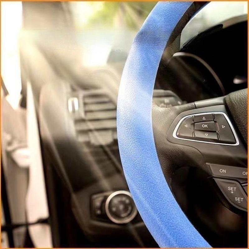 Universal All - Season Steering Wheel Covers: Cool, Sweat - Absorbing and Essential for Cars
Universal All - Season Steering Wheel Covers: Cool, Sweat - Absorbing and Essential for Cars