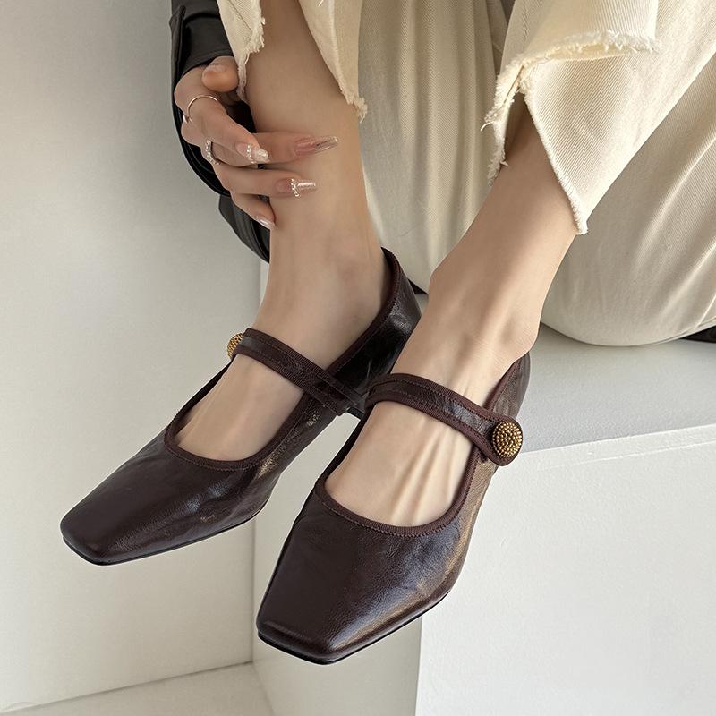 Sheepskin version~ French Mary Jane shoes women s 2025 spring retro style shallow mouth one word with single shoes thick heel single shoes 39 коричневий
Sheepskin version~ French Mary Jane shoes women s 2025 spring retro style shallow mouth one word with single shoes thick heel single shoes 39 коричневий