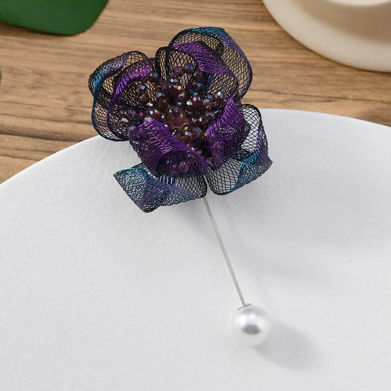 High-end flower brooch handmade copper wire gradual change two-color pearl crystal pin high-end clothes corsage accessories women
High-end flower brooch handmade copper wire gradual change two-color pearl crystal pin high-end clothes corsage accessories women