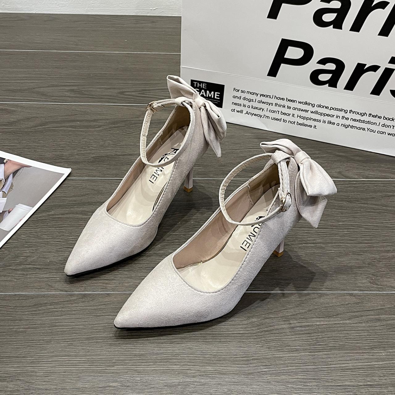 2025 autumn new bow one-word buckle high heels stiletto pointed French versatile temperament pointed single shoes 34
2025 autumn new bow one-word buckle high heels stiletto pointed French versatile temperament pointed single shoes 34