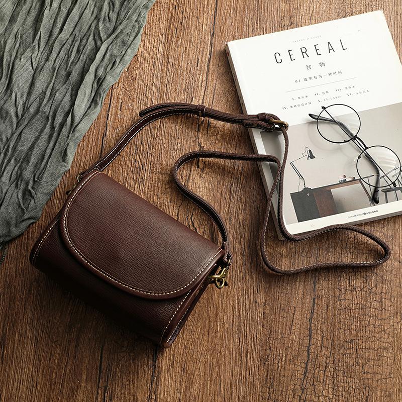 Cow leather vintage crossbody bag fashion style shoulder bag small mobile phone bag ladies sling bag cluthes for female коричневий
Cow leather vintage crossbody bag fashion style shoulder bag small mobile phone bag ladies sling bag cluthes for female коричневий