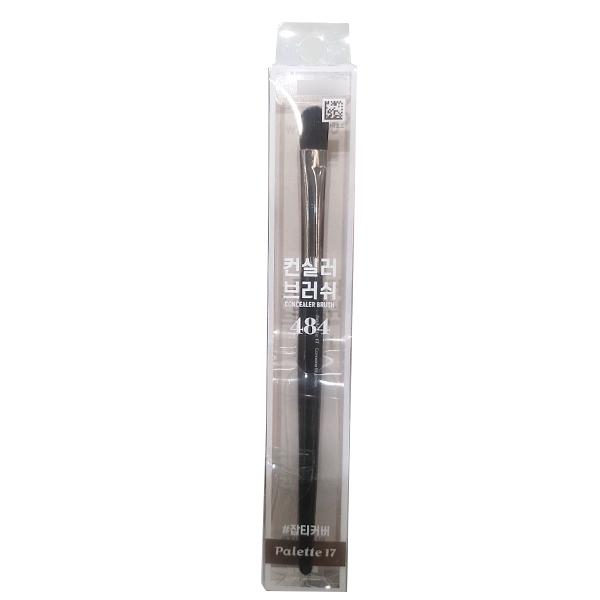 Palette 17 Concealer Brush 484 One thing
Palette 17 Concealer Brush 484 One thing