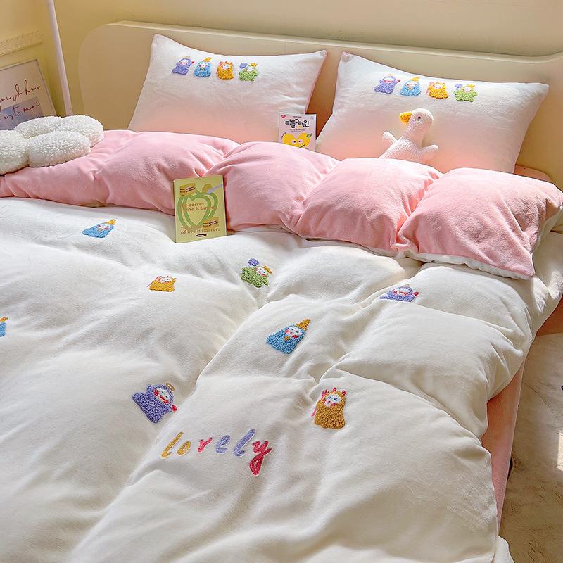 Однотонний молочний оксамитовий набір із чотирьох предметів, рушник з мультфільмом, вишита постільна білизна, простирадло, підодіяльник, простирадло на підодіяльнику, зимове тепле потовщене підодіяльник 1.8m fitted sheet 4pcs
Однотонний молочний оксамитовий набір із чотирьох предметів, рушник з мультфільмом, вишита постільна білизна, простирадло, підодіяльник, простирадло на підодіяльнику, зимове тепле потовщене підодіяльник 1.8m fitted sheet 4pcs