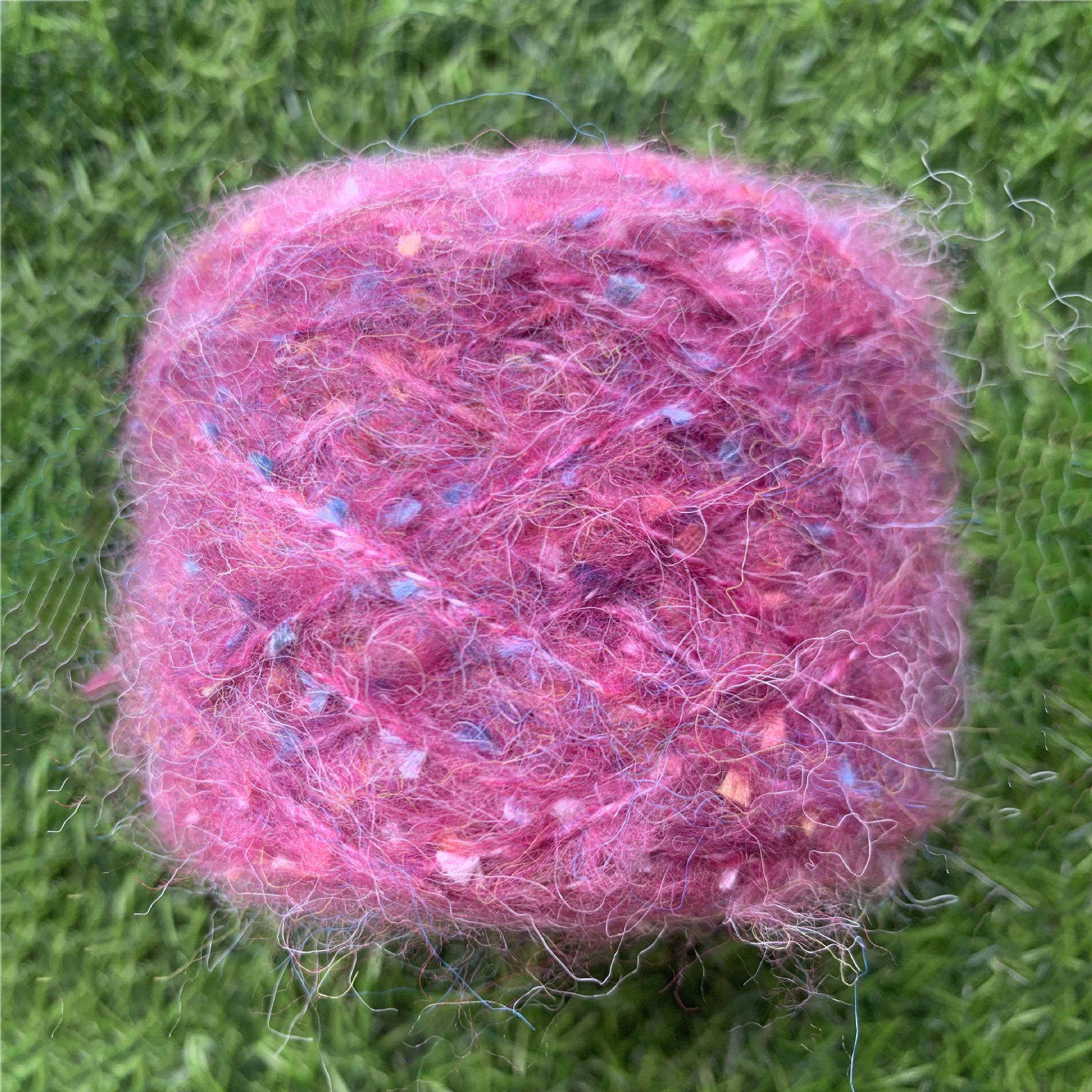 Цветная мохеровая нить с пайетками ручной работы для вязания крючком свитера - мягкая, приятная на ощупь, средней грубости
Цветная мохеровая нить с пайетками ручной работы для вязания крючком свитера - мягкая, приятная на ощупь, средней грубости