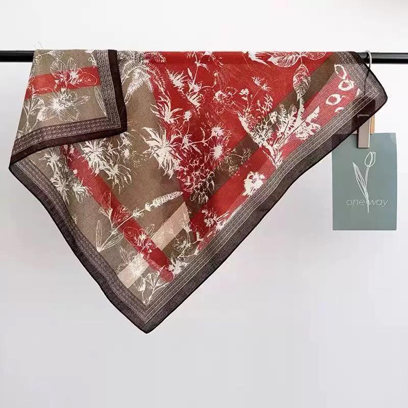 Versatile Silk Square Scarf for Women: Headscarf, Hair Tie, Neckerchief, Layering Accessory—Ideal for Spring & Summer Travel. 70 червоний
Versatile Silk Square Scarf for Women: Headscarf, Hair Tie, Neckerchief, Layering Accessory—Ideal for Spring & Summer Travel. 70 червоний