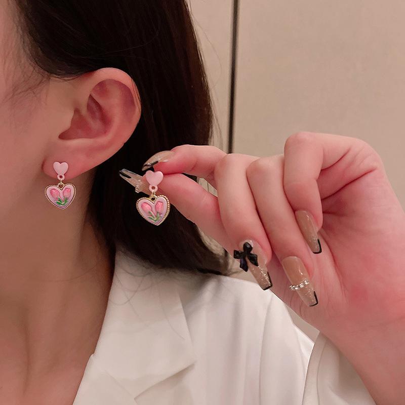 Heart Pearl Necklace Romantic Tulip Pendant Necklaces Earring For Women Temperament Clavicular Chain Trend Jewelry Gift
Heart Pearl Necklace Romantic Tulip Pendant Necklaces Earring For Women Temperament Clavicular Chain Trend Jewelry Gift