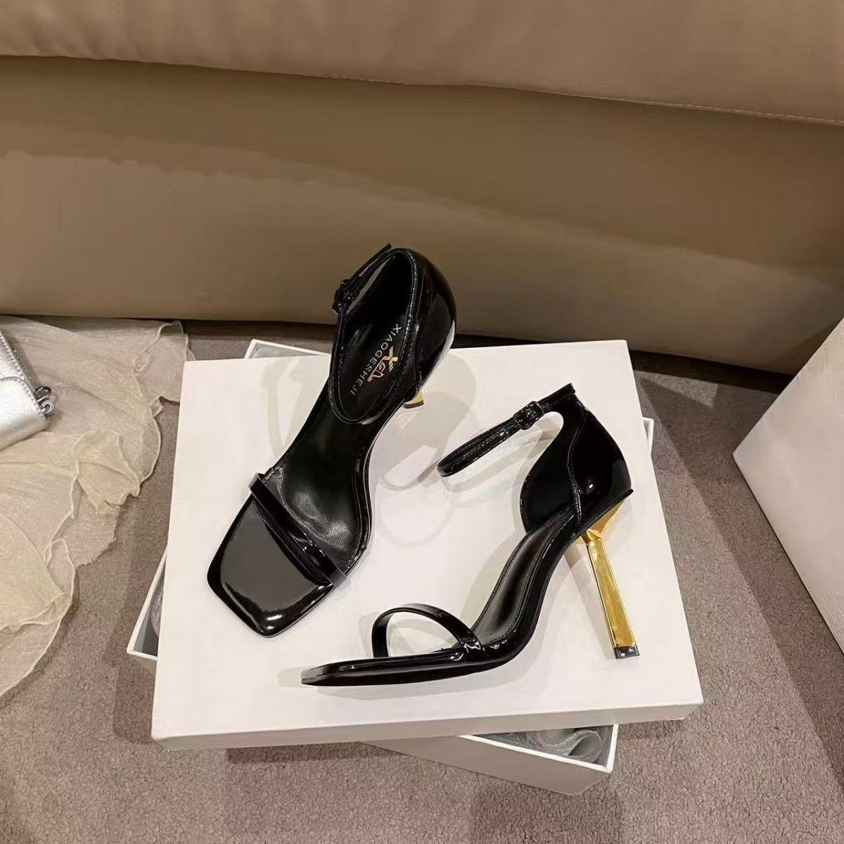Мода 2025 Мода Новые Современные Туфли Женские Летние Лакированная Кожа Замша Блестки Платформа Высокий Каблук Сексуальные Босоножки с Задним Ремнем 42 чёрный
Мода 2025 Мода Новые Современные Туфли Женские Летние Лакированная Кожа Замша Блестки Платформа Высокий Каблук Сексуальные Босоножки с Задним Ремнем 42 чёрный