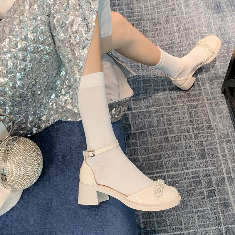 Rhinestone pearl baotou lacquered leather sandals summer bohemian niche fairy shoes thick heel with skirt high heels 39 абрикосовий
Rhinestone pearl baotou lacquered leather sandals summer bohemian niche fairy shoes thick heel with skirt high heels 39 абрикосовий