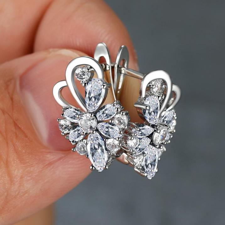 2026 New The Bride s Wedding Is Elegant, Festive, Sparkling, Personalized, and Adorned with Exquisite Cubic Zirconia Earrings медный/белый
2026 New The Bride s Wedding Is Elegant, Festive, Sparkling, Personalized, and Adorned with Exquisite Cubic Zirconia Earrings медный/белый