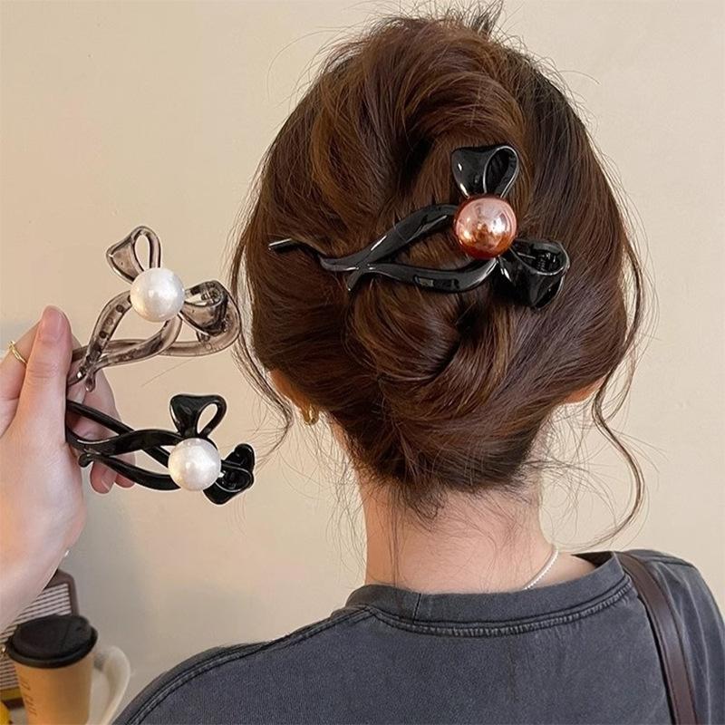 Korean Pearl Bow Knot Twist Hair Clip For Women Girl Fashion Plastic Acrylic Bead Imitation Pearl Hairpin Hair Accessories
Korean Pearl Bow Knot Twist Hair Clip For Women Girl Fashion Plastic Acrylic Bead Imitation Pearl Hairpin Hair Accessories