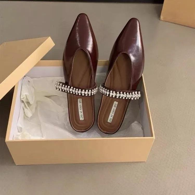 Новые Горячие Баотоу Полушлепанцы Женские Летние Роскошные Дизайнерские Остроносые Со Стразами Темпераментные Девушки Маленькая Высота Клиновидные Сандалии 35 вино красного