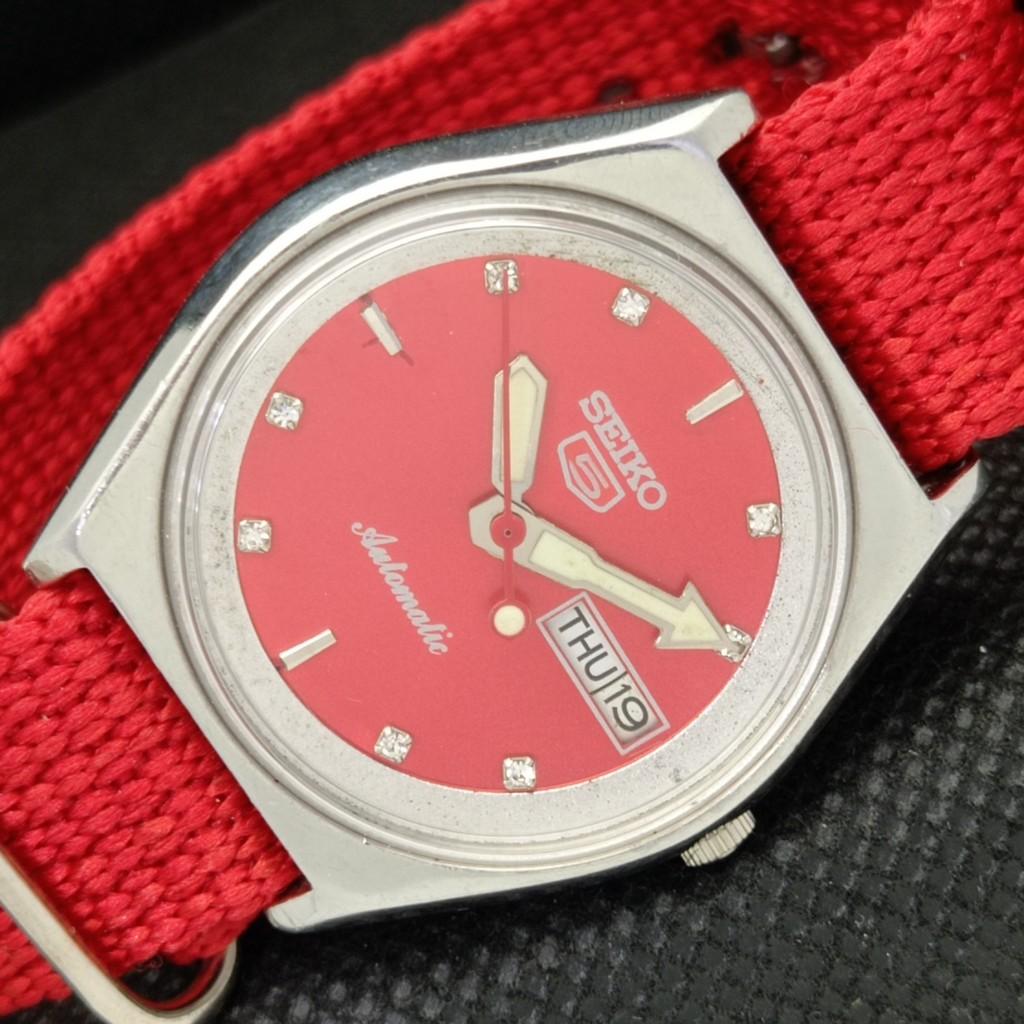 Б/У SEIKO 5 AUTOMATIC 6309A ВИНТАЖНЫЕ ЯПОНСКИЕ МУЖСКИЕ ЧАСЫ ДЕНЬ/ДАТА КРАСНЫЕ 573-a304421-2 SKU573-a304421
Б/У SEIKO 5 AUTOMATIC 6309A ВИНТАЖНЫЕ ЯПОНСКИЕ МУЖСКИЕ ЧАСЫ ДЕНЬ/ДАТА КРАСНЫЕ 573-a304421-2 SKU573-a304421