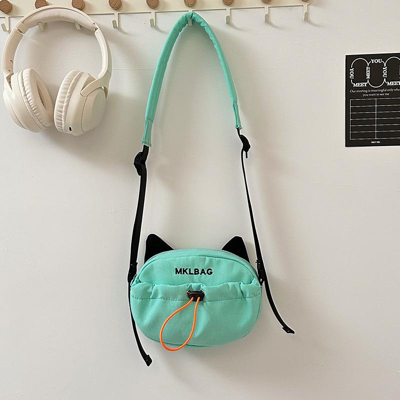 Winter new casual messenger bag fashion sports simple shoulder small square bag Korean version large capacity commuter bag women s bag зелёный
Winter new casual messenger bag fashion sports simple shoulder small square bag Korean version large capacity commuter bag women s bag зелёный