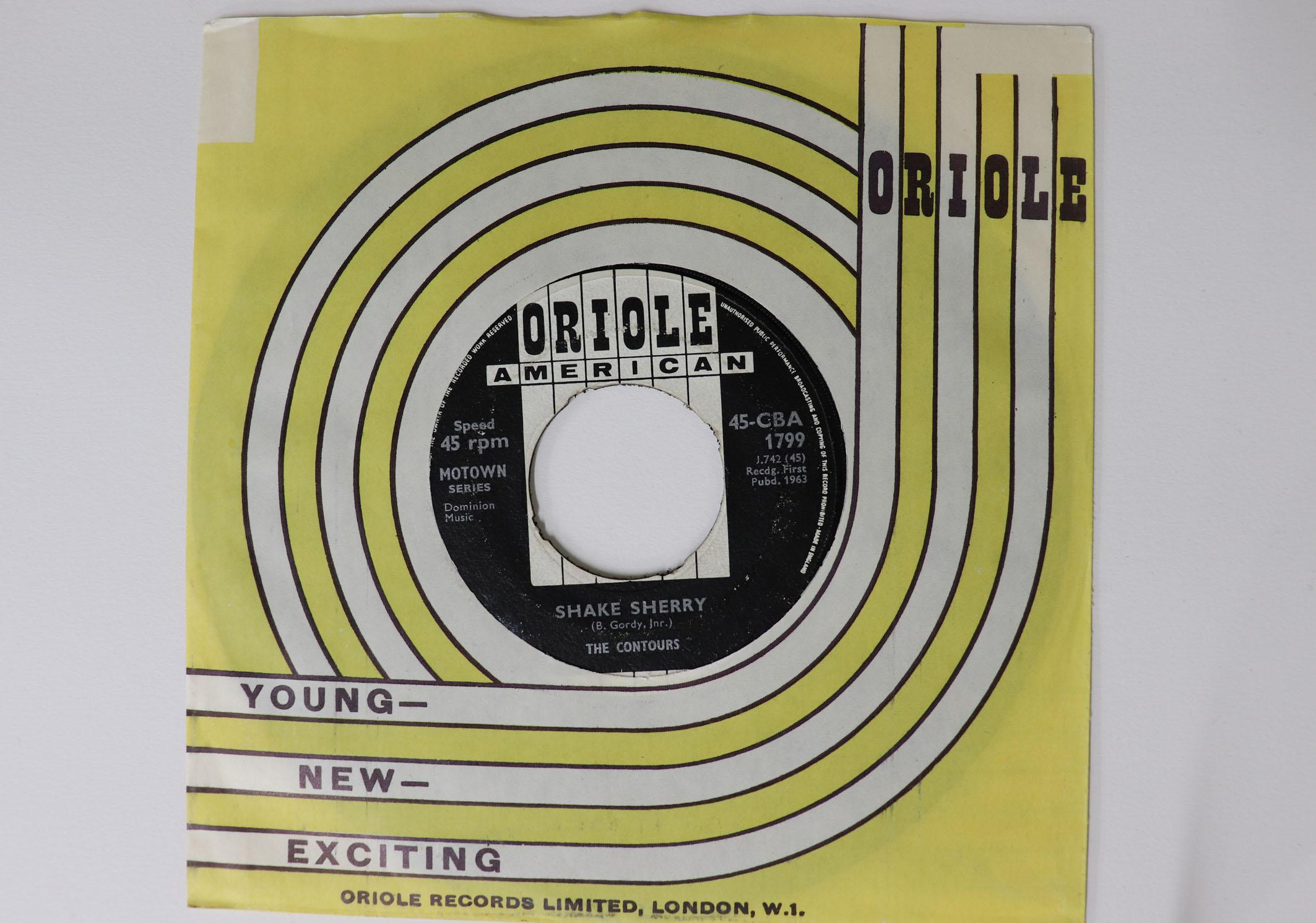 7-дюймовая пластинка CONTOURS - Shake Sherry / You Better Get In Li 45CBA1799 ORIOLE AMERICAN 1963 UK Соул/Фанк Б/У
7-дюймовая пластинка CONTOURS - Shake Sherry / You Better Get In Li 45CBA1799 ORIOLE AMERICAN 1963 UK Соул/Фанк Б/У