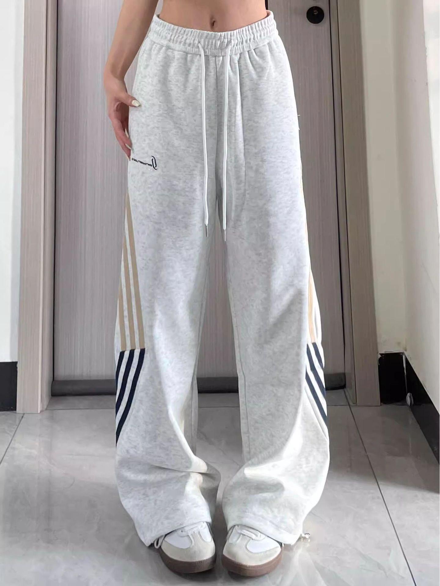 Бело-серые ретро широкие спортивные штаны с тремя полосками XL
Бело-серые ретро широкие спортивные штаны с тремя полосками XL