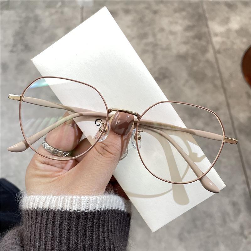 Корейська модна чоловіча надлегка полігональна оправа для окулярів, сумісна з рецептурними лінзами Blue Light Blocking Non-prescription
Корейська модна чоловіча надлегка полігональна оправа для окулярів, сумісна з рецептурними лінзами Blue Light Blocking Non-prescription