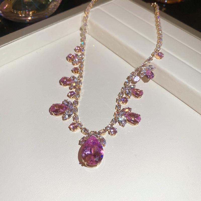 Винтажный набор серьги и ожерелье с цветком из страз - Элегантные украшения высокого класса в придворном стиле для женщин
Винтажный набор серьги и ожерелье с цветком из страз - Элегантные украшения высокого класса в придворном стиле для женщин