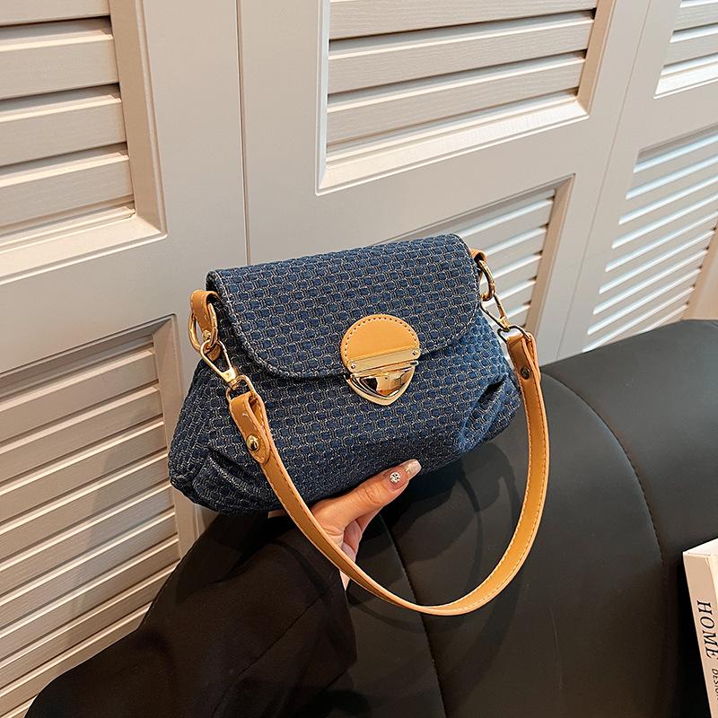 Женская джинсовая сумка подмышкой: 2025 Высококачественная универсальная стильная сумка-мессенджер большой вместимости на осень/зиму темно-синий
Женская джинсовая сумка подмышкой: 2025 Высококачественная универсальная стильная сумка-мессенджер большой вместимости на осень/зиму темно-синий