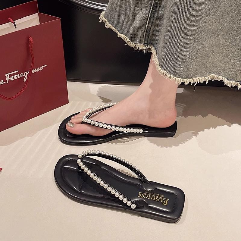 Women s Summer 2025 Pearl Rhinestone Flat Sandals - Non-Slip, Stylish Outdoor Beach Shoes 40 срібний
Women s Summer 2025 Pearl Rhinestone Flat Sandals - Non-Slip, Stylish Outdoor Beach Shoes 40 срібний