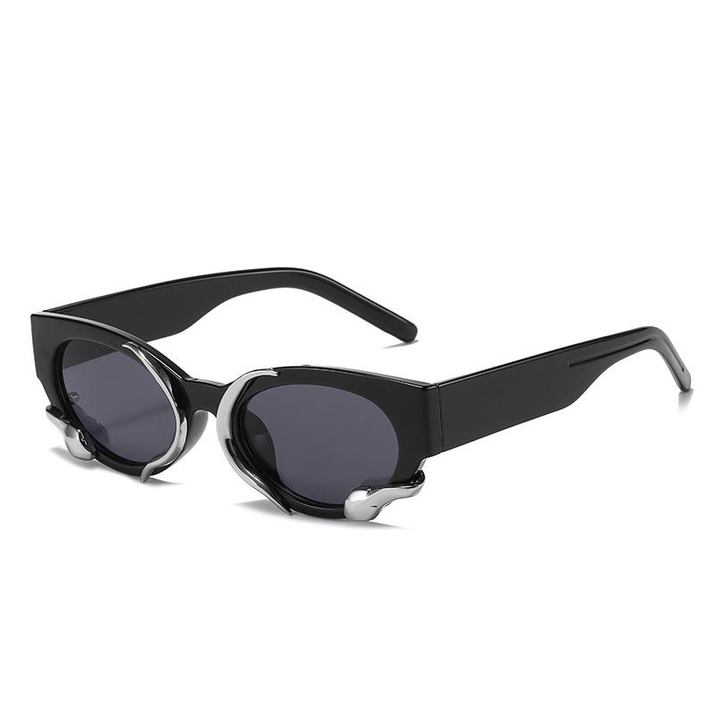 Luxury Designer Snake Cat Eye Sunglasses Women Men Vintage Small Frame UV400 Sun Glasses Fashion Travel as the picture
Luxury Designer Snake Cat Eye Sunglasses Women Men Vintage Small Frame UV400 Sun Glasses Fashion Travel as the picture