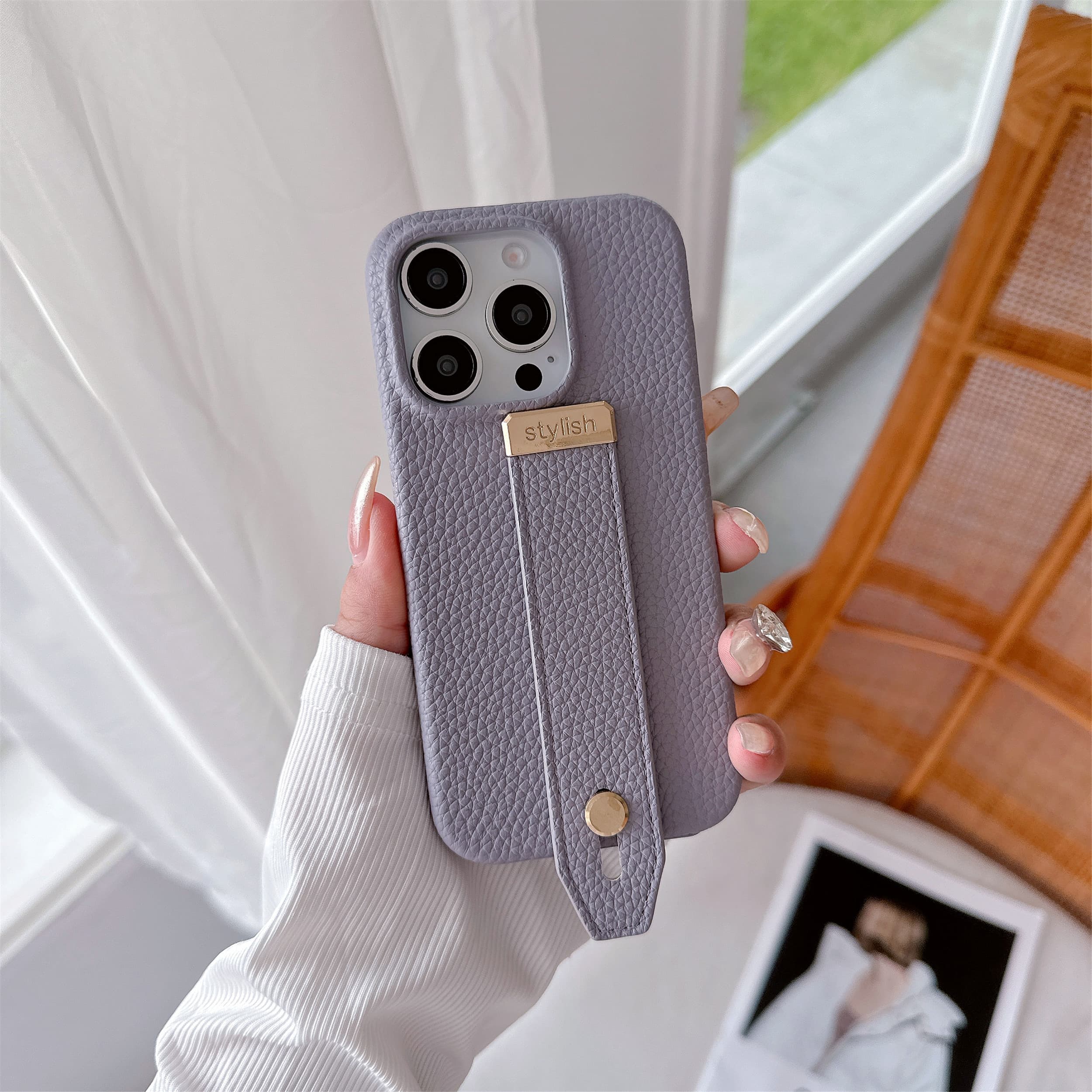 PU Leather with Stylish Wrist Strap Phone Case for IPhone 17Air 16E 16 15 Plus 14 13 12 Mini 11 Pro Max Solid Color Cover iPhone 12 mini фіолетовий
PU Leather with Stylish Wrist Strap Phone Case for IPhone 17Air 16E 16 15 Plus 14 13 12 Mini 11 Pro Max Solid Color Cover iPhone 12 mini фіолетовий