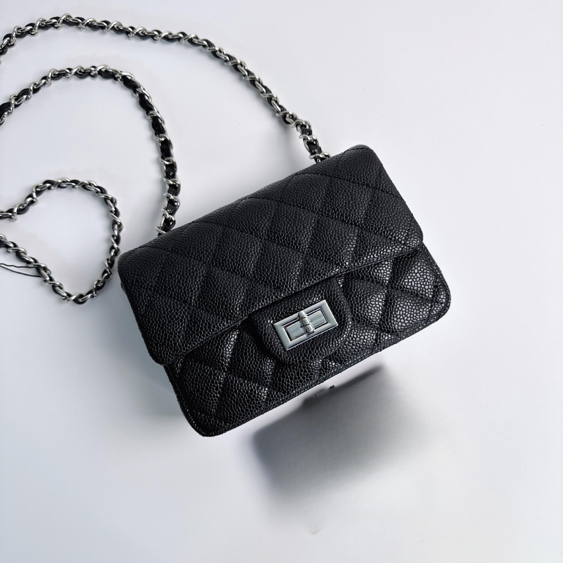Leather Square Fatty Rhombus Chain Bag Mini Sheepskin One Shoulder Crossbody Small Square Bag Women s Versatile Mobile Phone Bag 17*13*7cm
Leather Square Fatty Rhombus Chain Bag Mini Sheepskin One Shoulder Crossbody Small Square Bag Women s Versatile Mobile Phone Bag 17*13*7cm
