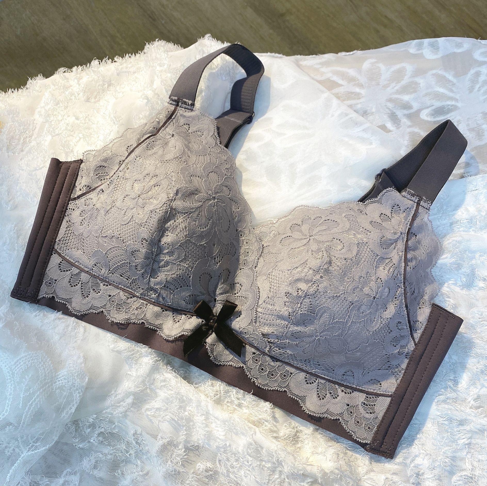 fashion Thin cotton large size without steel ring, gather bra, close the breasts and support the thin latex bra. 100
fashion Thin cotton large size without steel ring, gather bra, close the breasts and support the thin latex bra. 100