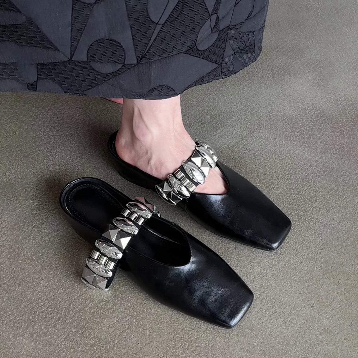 Sheepskin version~ sweet and cool British style metal single shoes women s inner height increase outer wear bag head drag square head word with half s 34 чёрный
Sheepskin version~ sweet and cool British style metal single shoes women s inner height increase outer wear bag head drag square head word with half s 34 чёрный