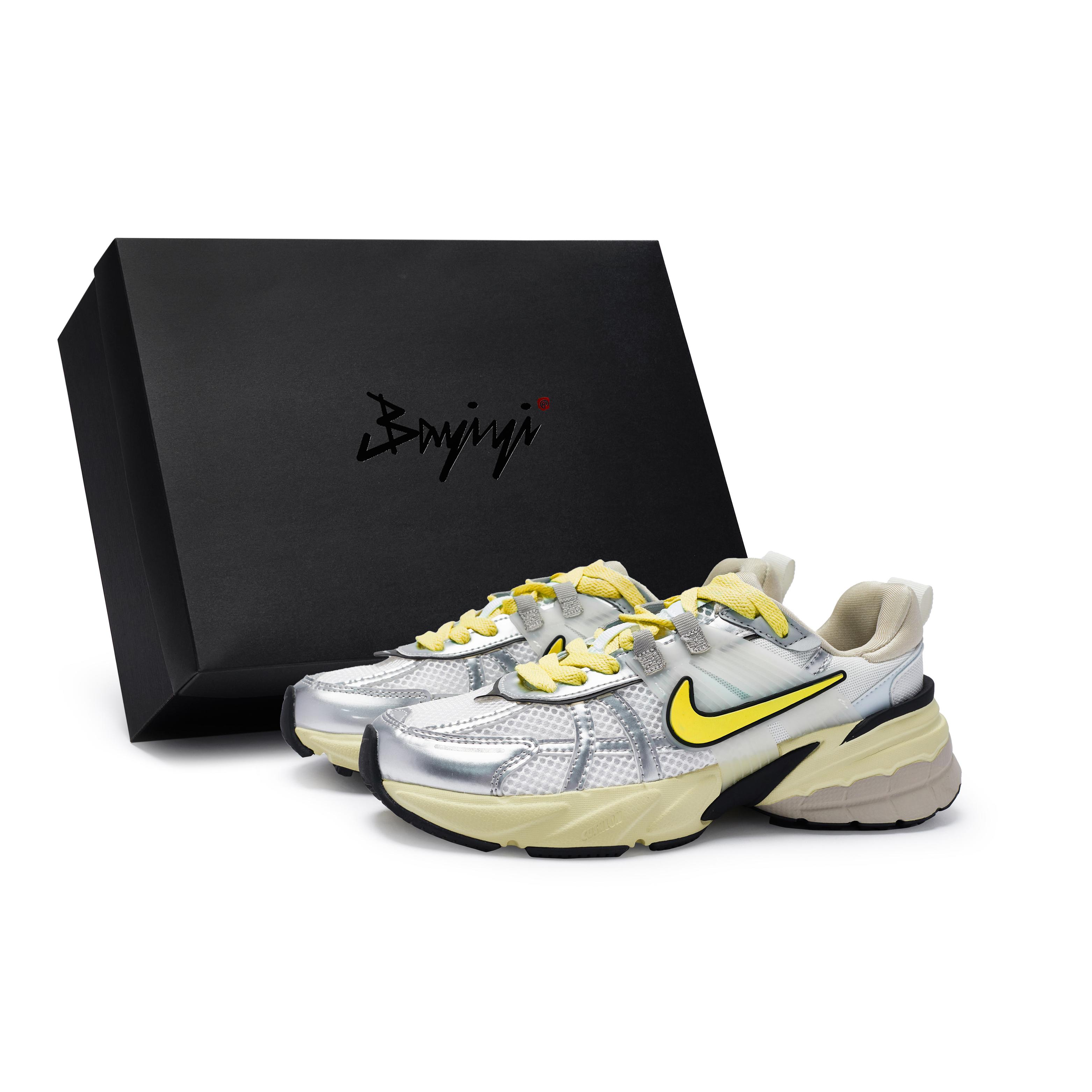 Nike V2K Run Cushioning Slip Resistant Waterproof Low top Running Shoes Women s White Silver Yellow FD0736-100(Team80-SBOX) 36.5
Nike V2K Run Cushioning Slip Resistant Waterproof Low top Running Shoes Women s White Silver Yellow FD0736-100(Team80-SBOX) 36.5