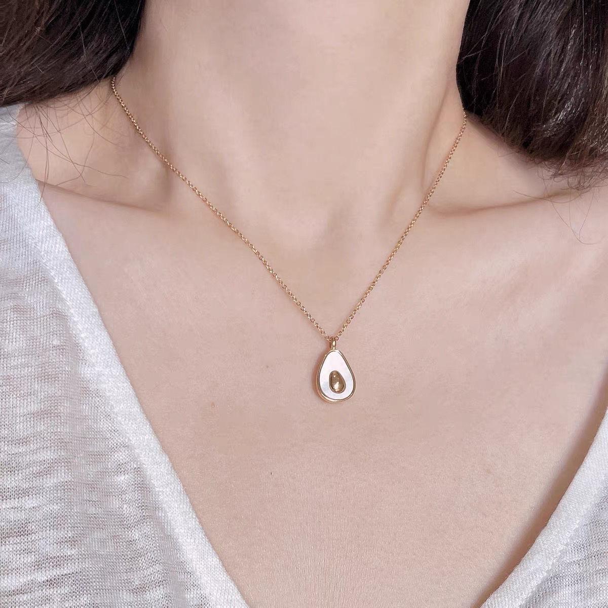 Exquisite Fashion Avocado Water Drop Dangle Earring for Women Luxury Gold Color Stainless Steel Korea Zircon Accessories Gift
Exquisite Fashion Avocado Water Drop Dangle Earring for Women Luxury Gold Color Stainless Steel Korea Zircon Accessories Gift