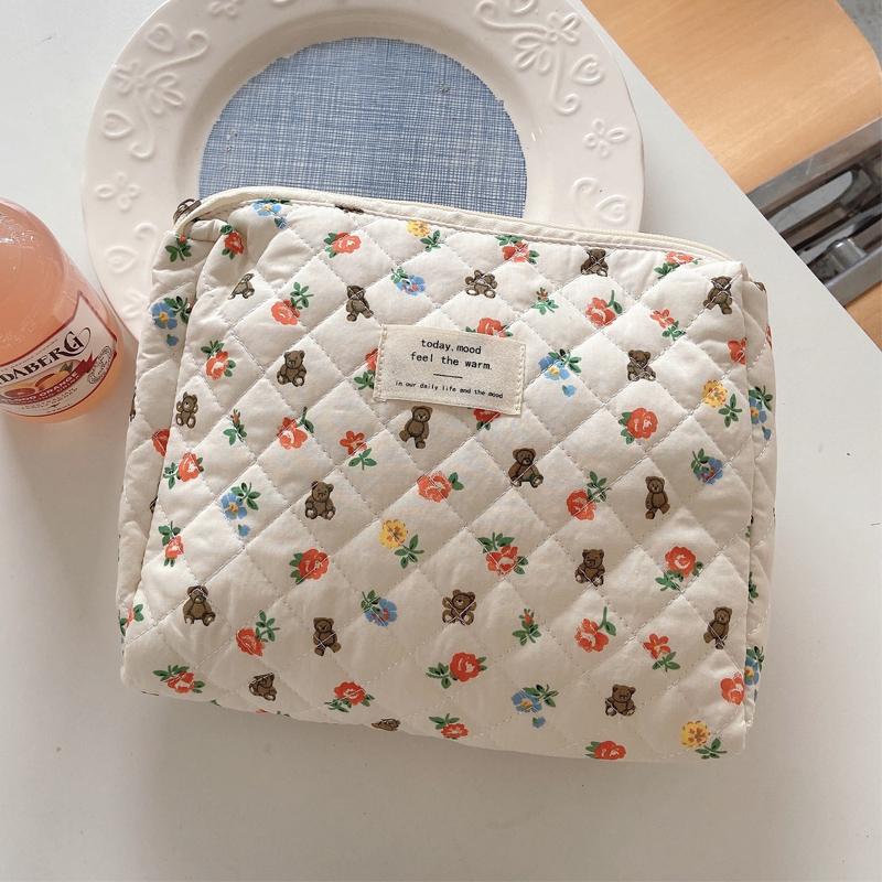 Liberty Quilting Makeup Bag Soft Cotton Women Zipper Cosmetic Organizer Cute Clutch Large Make Up Purse Portable Toiletry Case
Liberty Quilting Makeup Bag Soft Cotton Women Zipper Cosmetic Organizer Cute Clutch Large Make Up Purse Portable Toiletry Case
