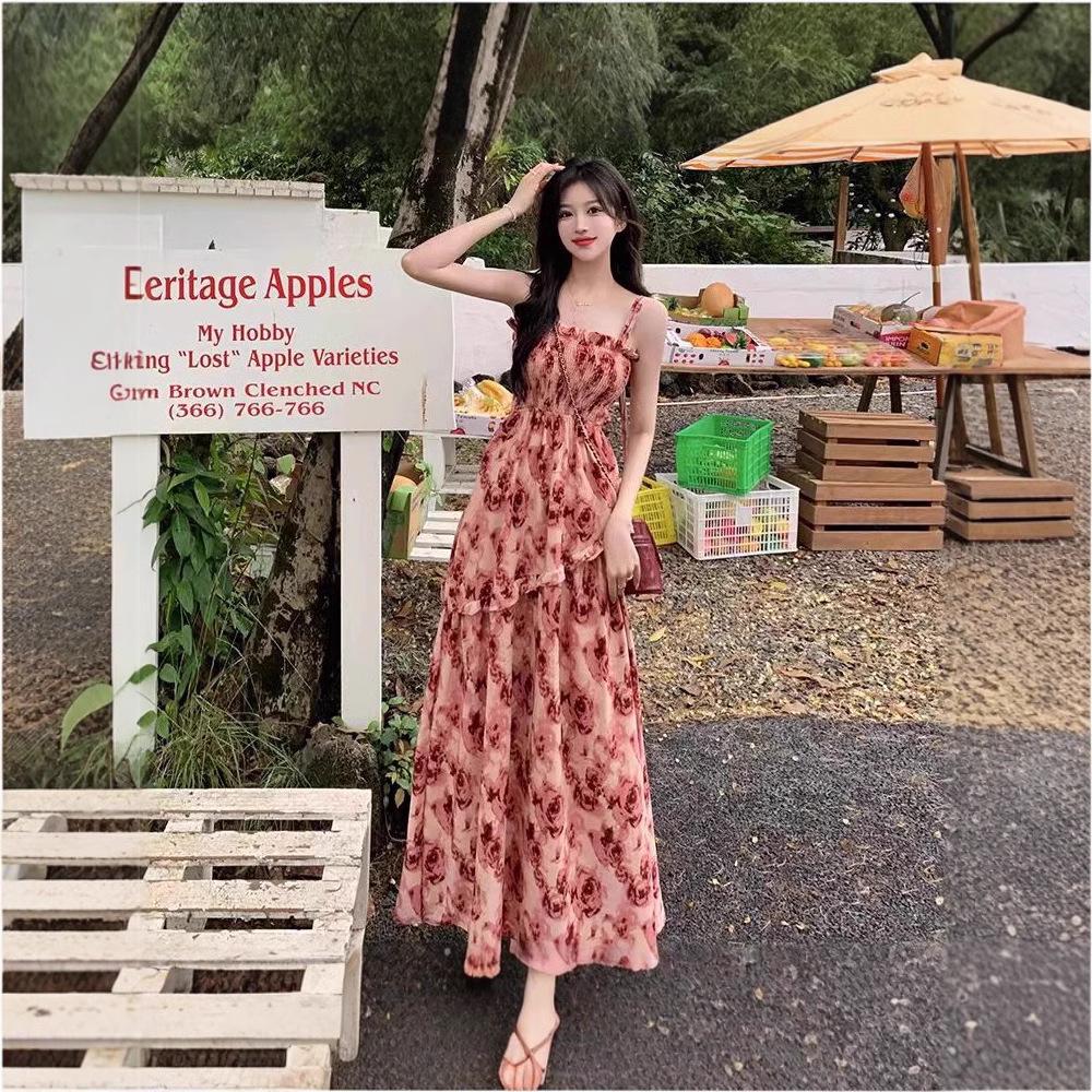 Women s Waist-Hugging Retro Rose Floral Spaghetti Strap Sundress | Summer 2024 Collection Medium
Women s Waist-Hugging Retro Rose Floral Spaghetti Strap Sundress | Summer 2024 Collection Medium