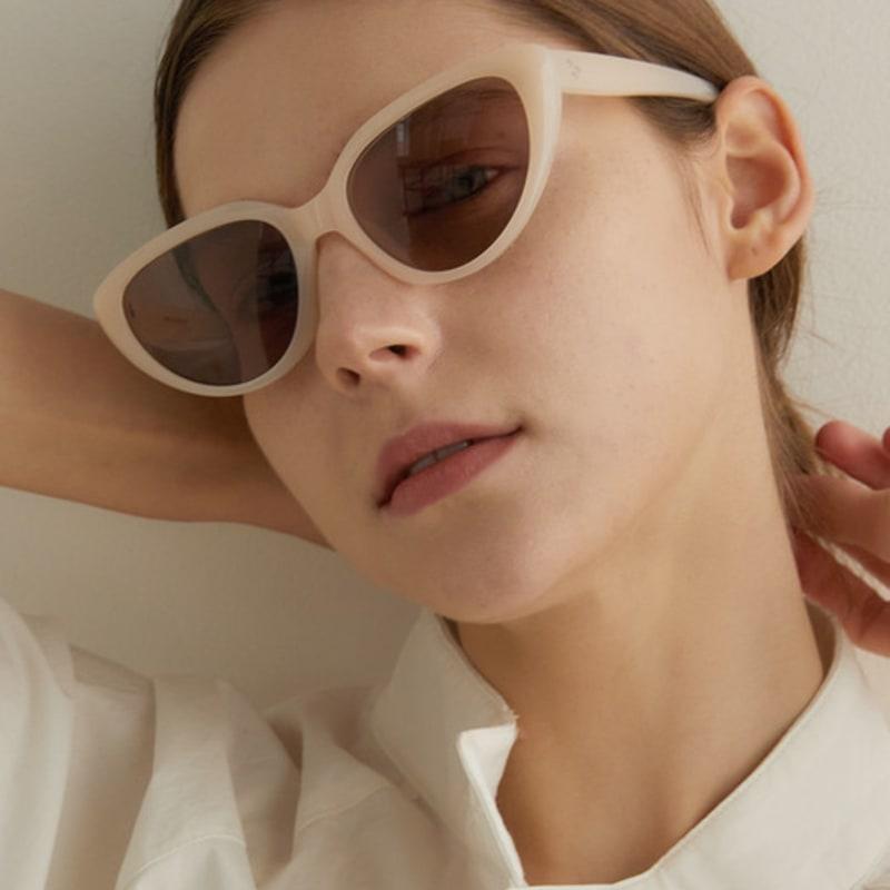 One Brilliant Della-OB357-Beige FREE
One Brilliant Della-OB357-Beige FREE