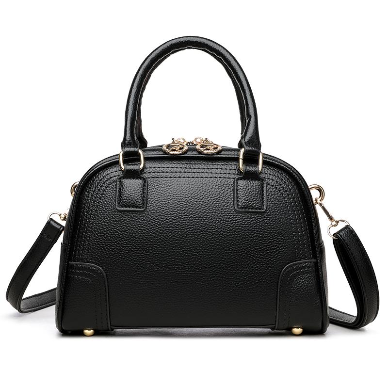 Мягкая кожаная женская сумка, маленькая квадратная сумка через плечо чёрный
Мягкая кожаная женская сумка, маленькая квадратная сумка через плечо чёрный