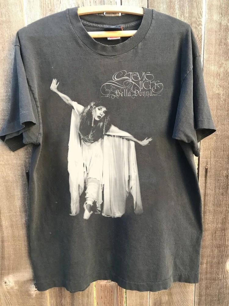 Stevie Nicks Bella Donna graphic charcoal T shirt Men Women 80 90s Unisex T-Shirt XXXL
Stevie Nicks Bella Donna graphic charcoal T shirt Men Women 80 90s Unisex T-Shirt XXXL