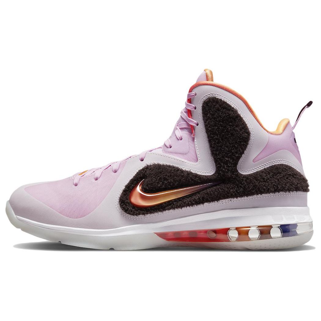 Мужские кроссовки Nike LeBron 9 Regal розовые разноцветные бархатно-коричневые DJ3908-600 40
Мужские кроссовки Nike LeBron 9 Regal розовые разноцветные бархатно-коричневые DJ3908-600 40