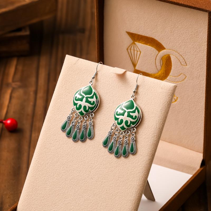 New Ethnic Fire Totem Earrings for Women Creative Design Short Style Enamel Vintage Water Drop Earrings Party Daily Jewelry зелений
New Ethnic Fire Totem Earrings for Women Creative Design Short Style Enamel Vintage Water Drop Earrings Party Daily Jewelry зелений