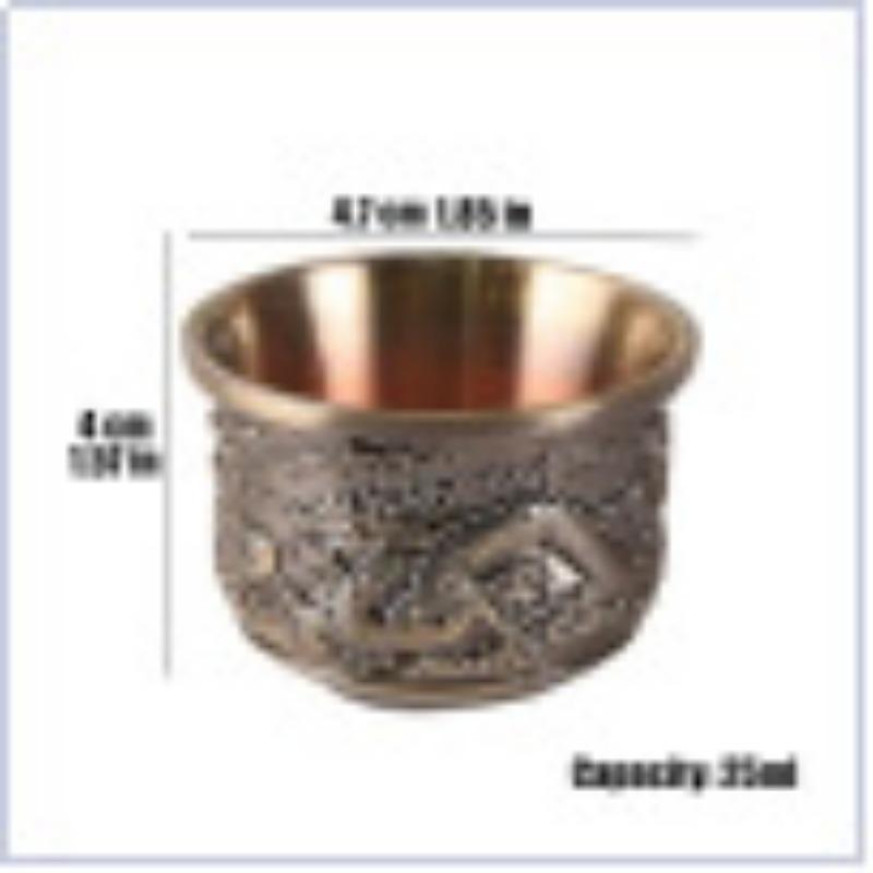 Домашняя металлическая чашка для белого вина, сплав с рисунком, декоративный винный набор с драгоценными камнями, различные варианты 30*54*50mm
Домашняя металлическая чашка для белого вина, сплав с рисунком, декоративный винный набор с драгоценными камнями, различные варианты 30*54*50mm