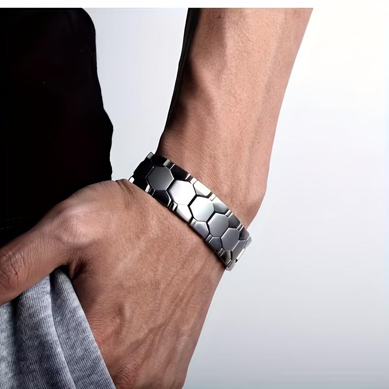 This Spherical Men S Bracelet Is a Stylish And Classic Accessory, Featuring Vacuum Plating That Is Waterproof And Sweat-Resistant
This Spherical Men S Bracelet Is a Stylish And Classic Accessory, Featuring Vacuum Plating That Is Waterproof And Sweat-Resistant