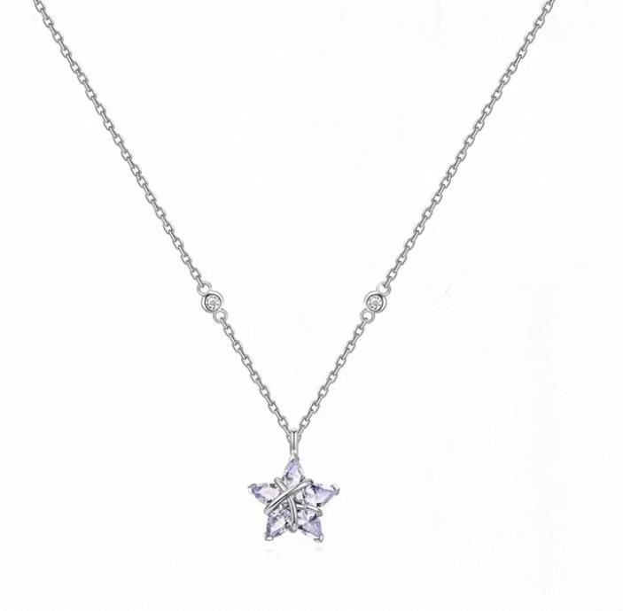 Lucky Star Necklace: Gold-Plated Star Pendant with Dreamy Starry Sky Design
Lucky Star Necklace: Gold-Plated Star Pendant with Dreamy Starry Sky Design