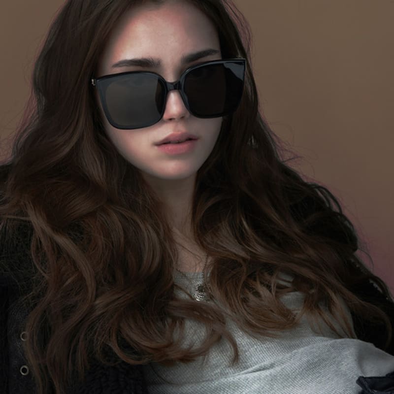 RECLOW RECLOW Acetate E-SANG BLACK Sunglasses FREE
RECLOW RECLOW Acetate E-SANG BLACK Sunglasses FREE