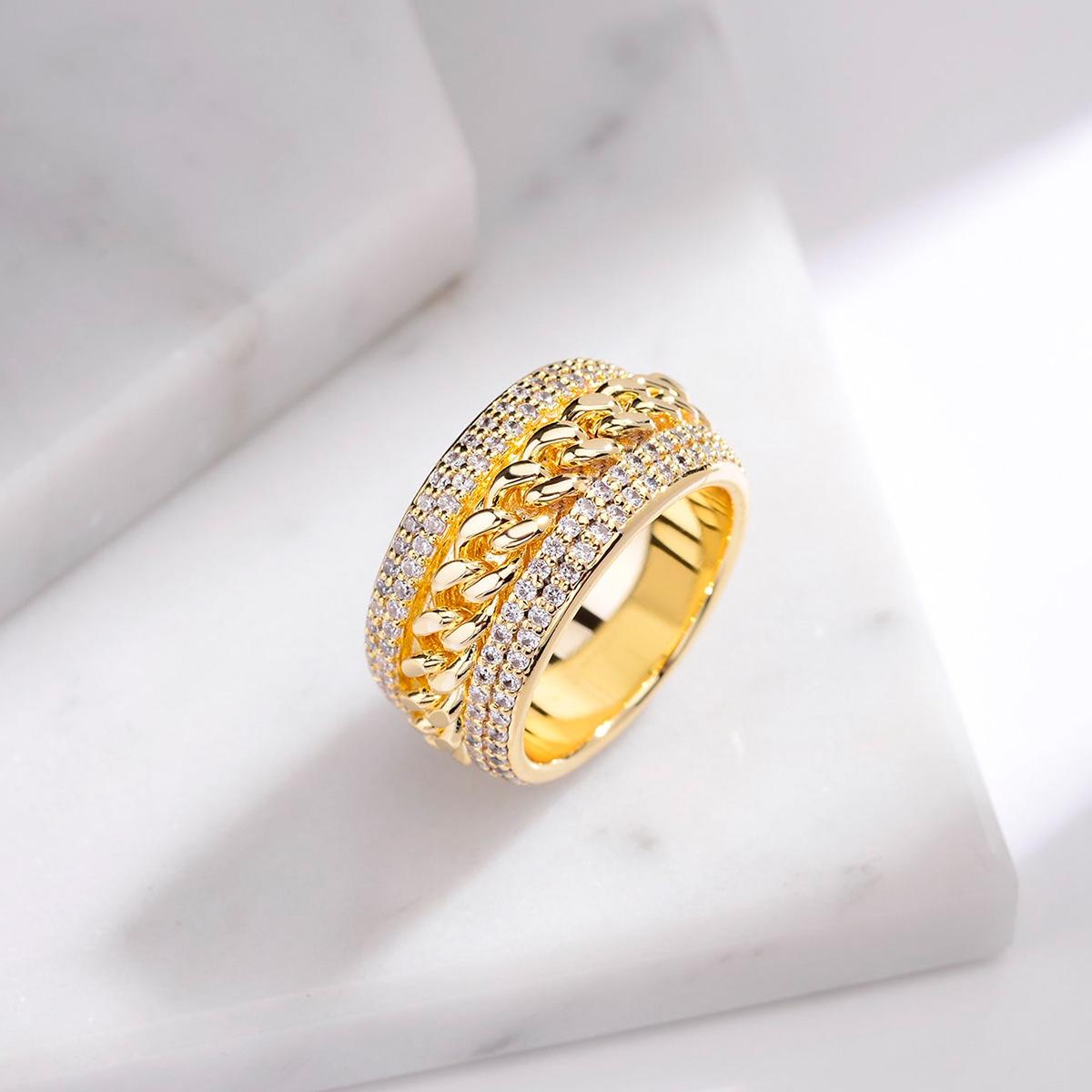 Chain with zircon ring, men s and women s European and American style, couple s niche copper-plated real gold ring jewelry. No. 10
Chain with zircon ring, men s and women s European and American style, couple s niche copper-plated real gold ring jewelry. No. 10