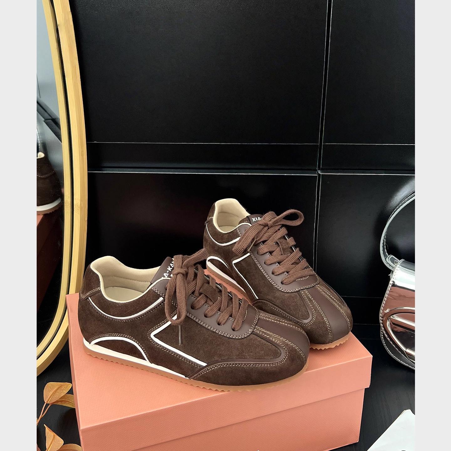 Retro inner height increase flat bottom women s new versatile comfortable round head lace-up casual 40 кофейный
Retro inner height increase flat bottom women s new versatile comfortable round head lace-up casual 40 кофейный